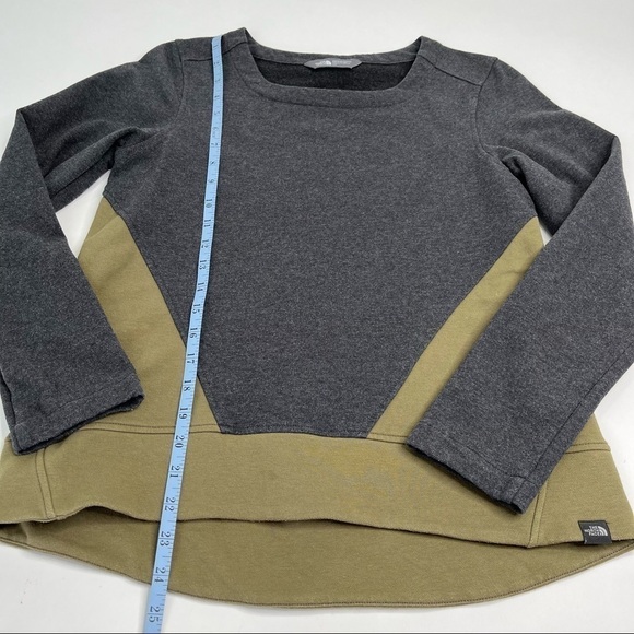 The North Face Gray and Olive Crew Neck Sweater - Picture 13 of 13